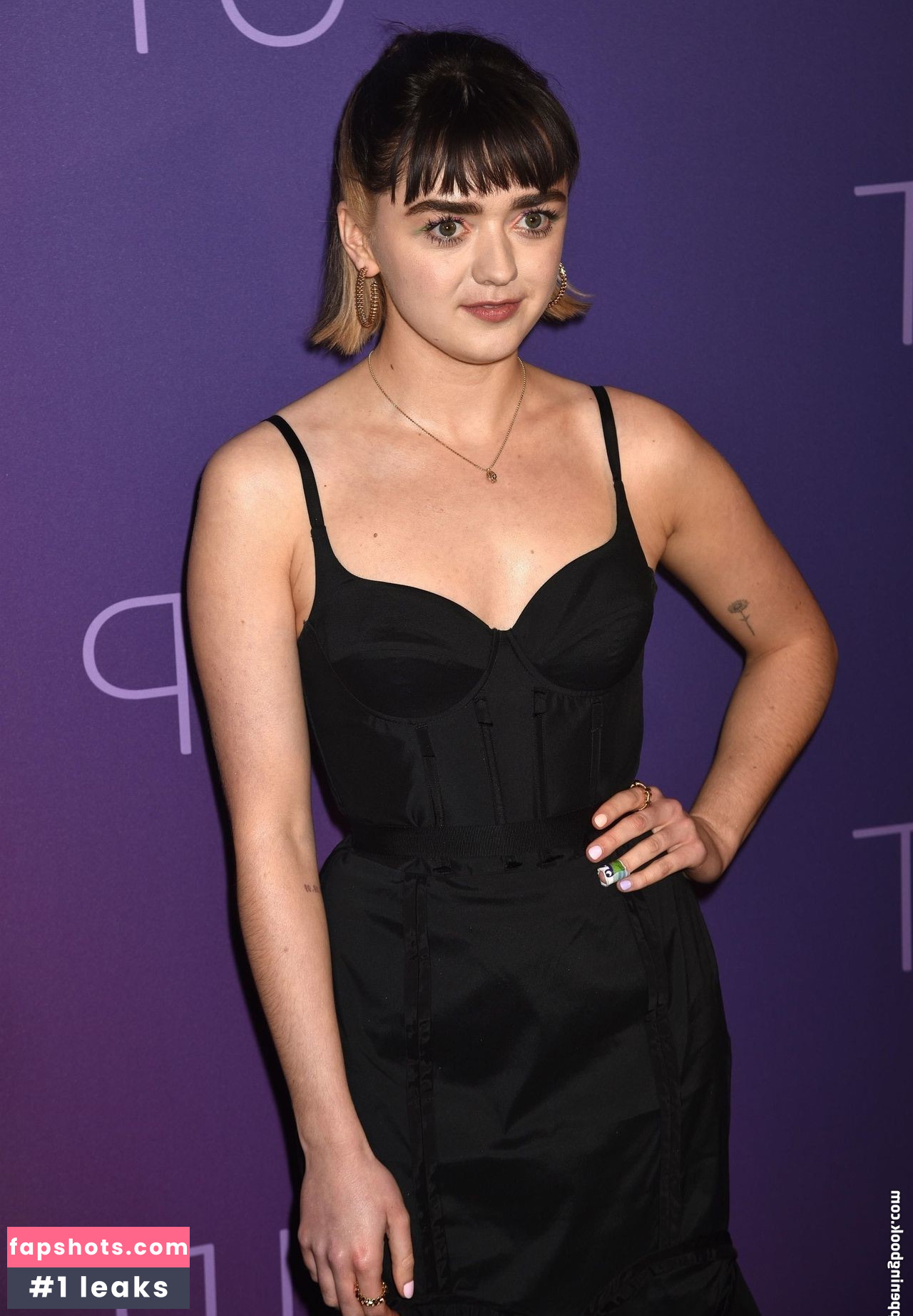 Maisie Williams Nahé úniky fotek pouze od fanoušků #835 - Fapshots