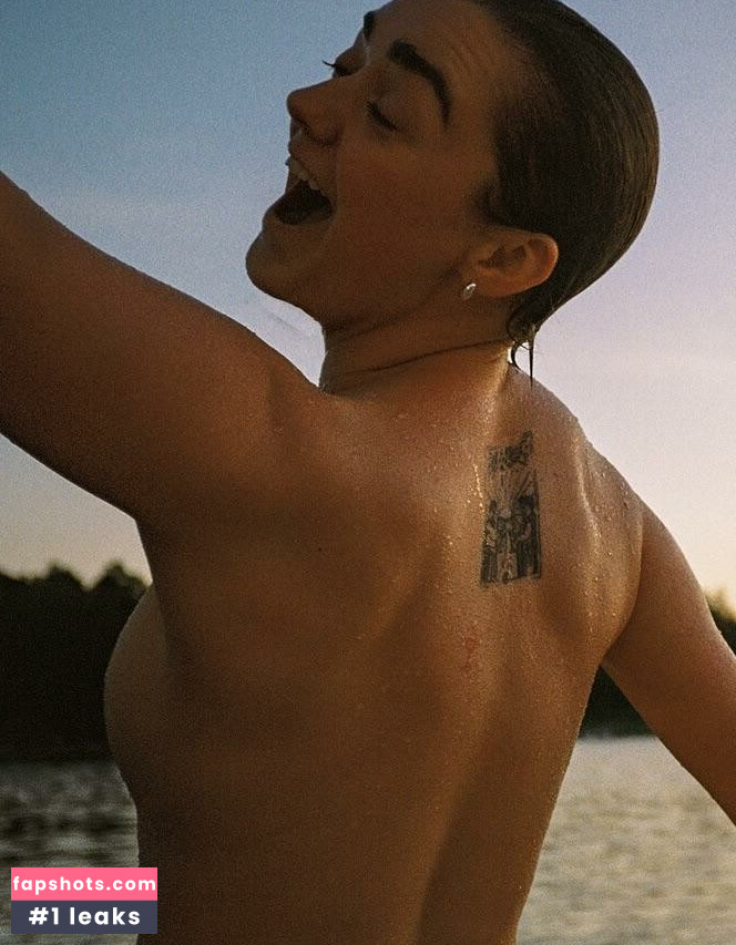 Maisie Williams Nude Leaks OnlyFans Photos #87 - LeakJerk