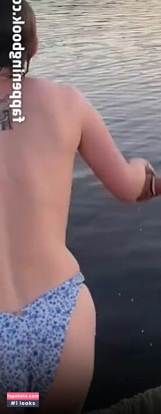 Maisie Williams Nude Leaks OnlyFans Photos #94 - LeakJerk