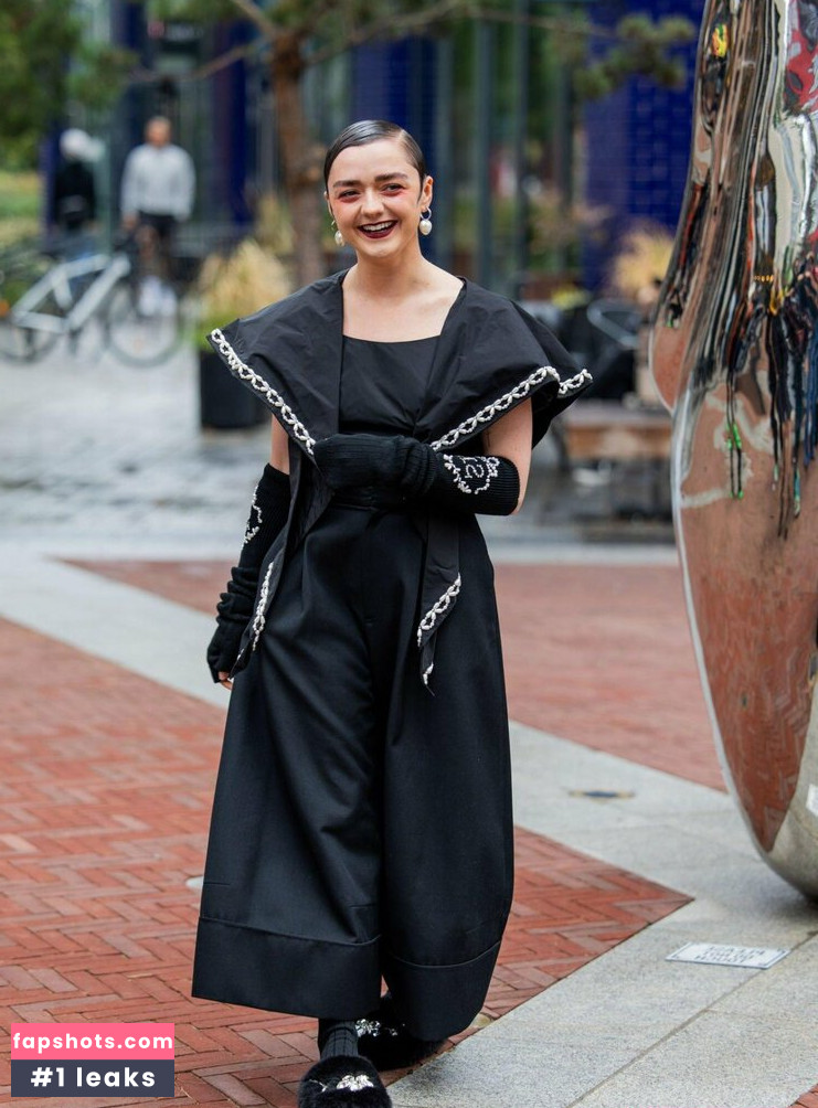 Maisie Williams gallery photo #1026