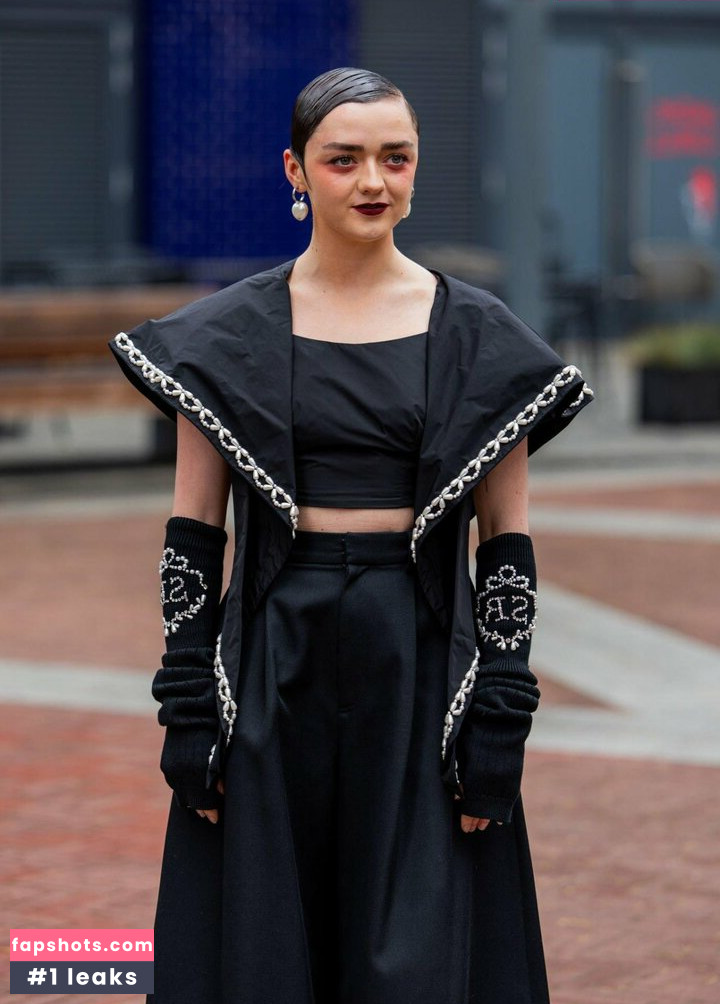 Maisie Williams gallery photo #1028