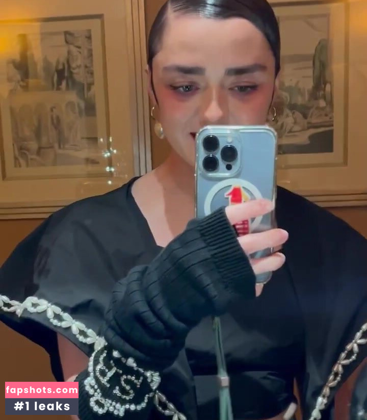 Maisie Williams gallery photo #1029