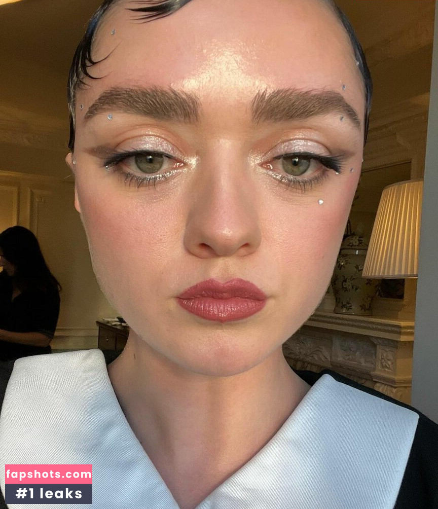 Maisie Williams gallery photo #1033