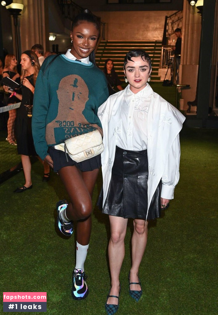 Maisie Williams gallery photo #1037