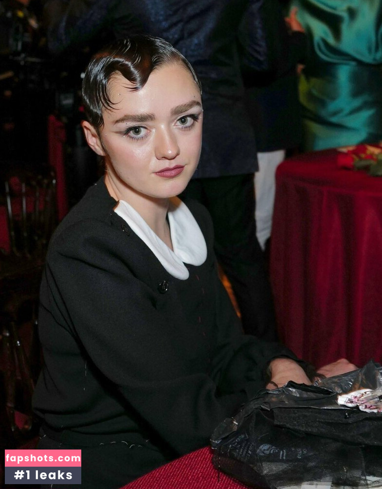 Maisie Williams gallery photo #1054