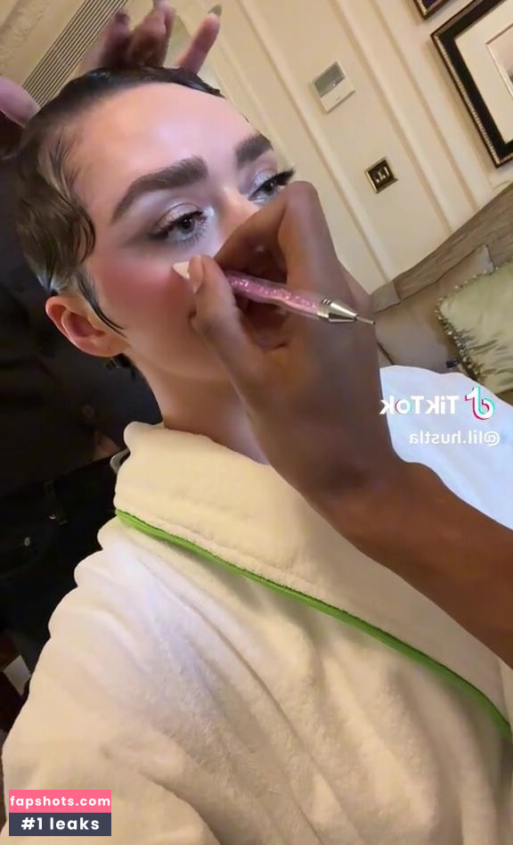 Maisie Williams gallery photo #1057