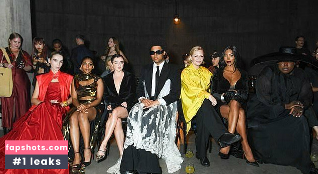 Maisie Williams gallery photo #1069