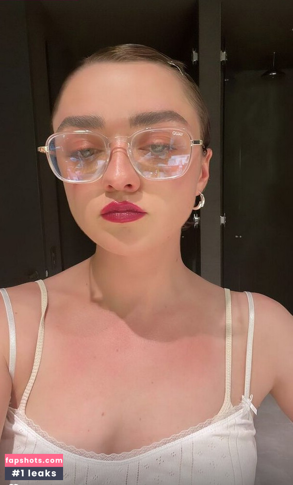 Maisie Williams gallery photo #1075