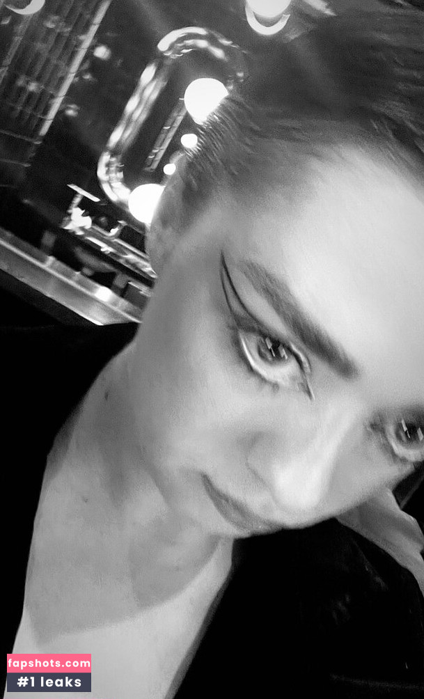 Maisie Williams gallery photo #1082