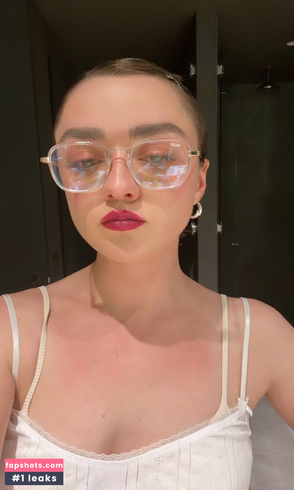 Maisie Williams gallery photo #1103