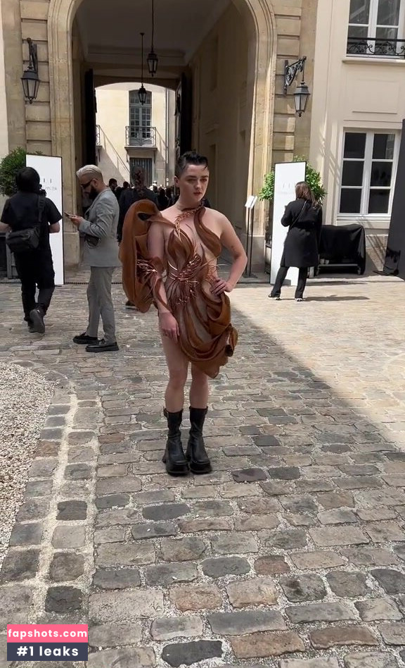 Maisie Williams gallery photo #1118