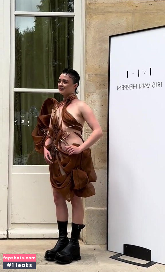 Maisie Williams gallery photo #1119