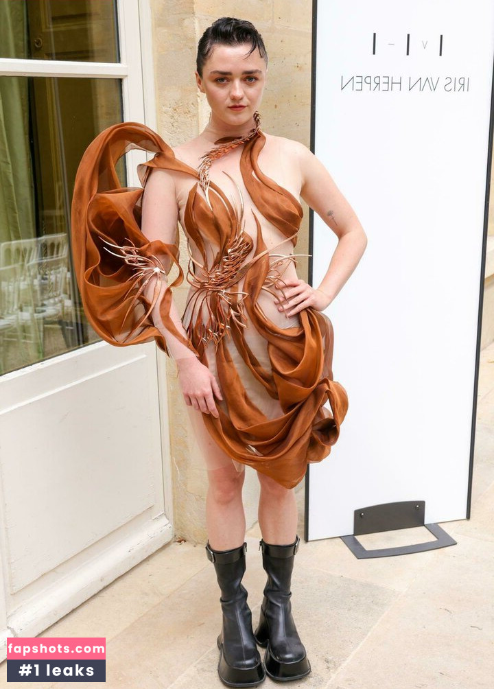 Maisie Williams gallery photo #1139