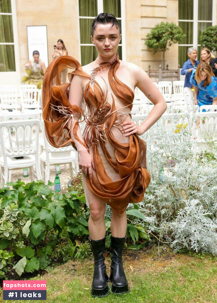 Maisie Williams gallery photo #1140