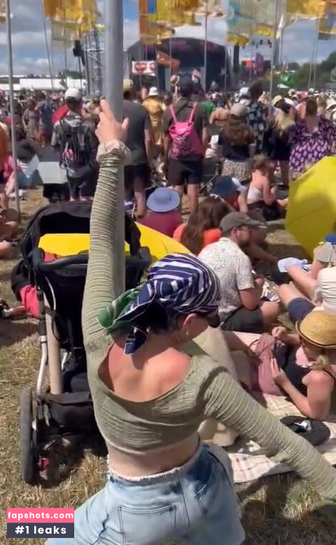 Maisie Williams gallery photo #1150