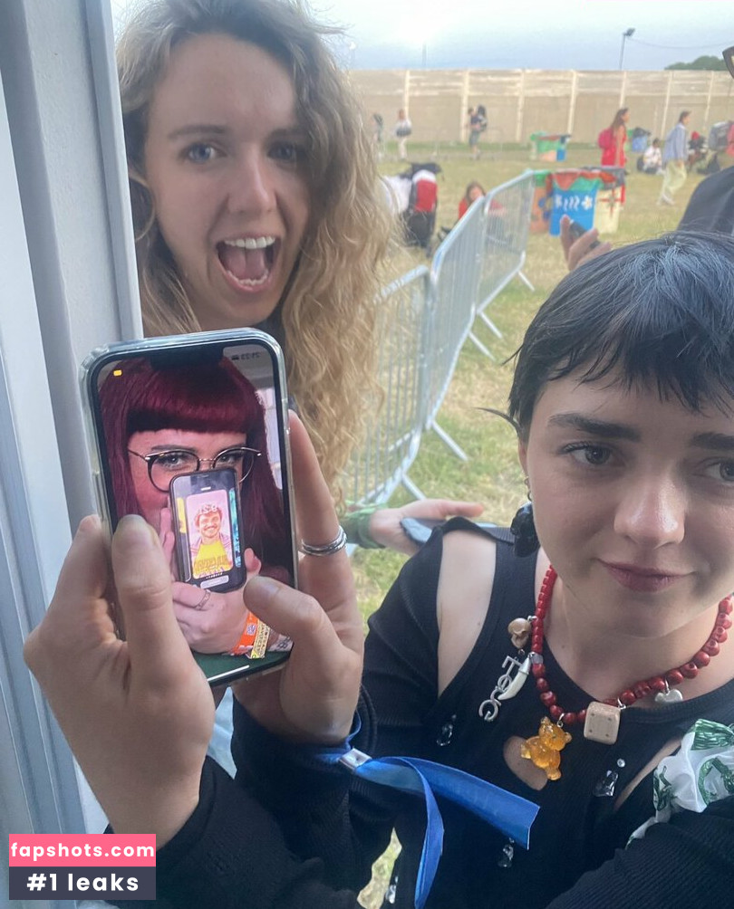 Maisie Williams gallery photo #1151