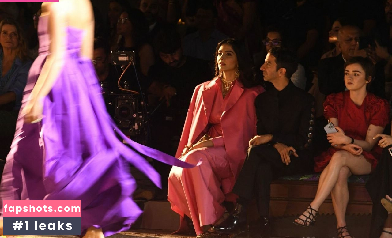 Maisie Williams gallery photo #1202