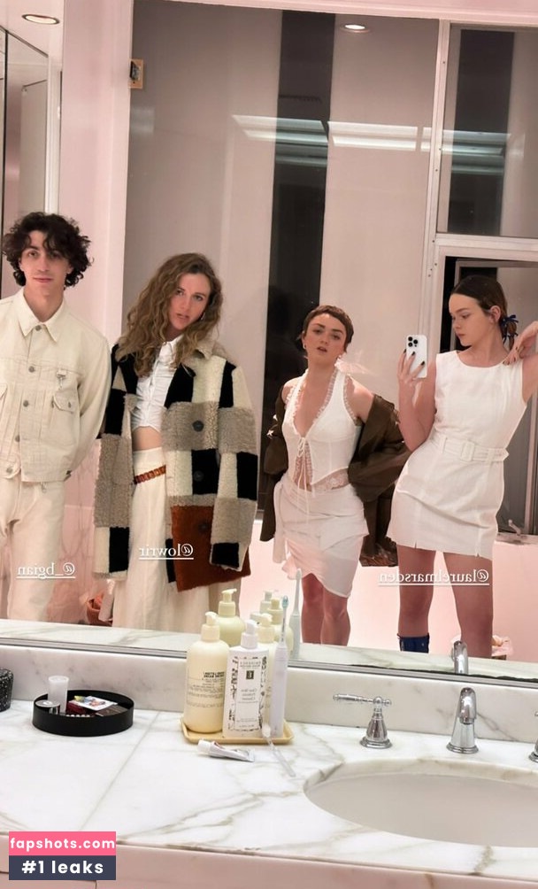 Maisie Williams gallery photo #1247