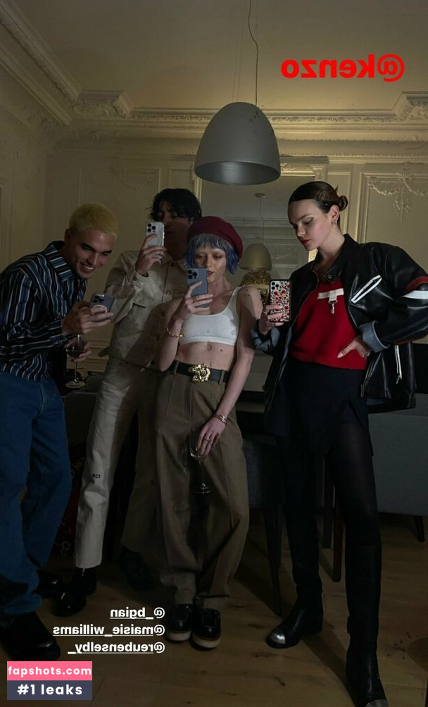 Maisie Williams gallery photo #1328