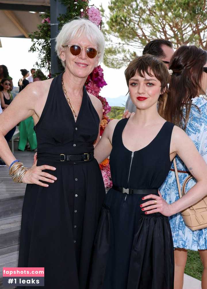 Maisie Williams gallery photo #1371