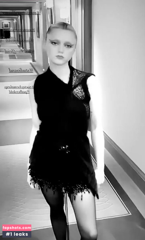 Maisie Williams gallery photo #1380