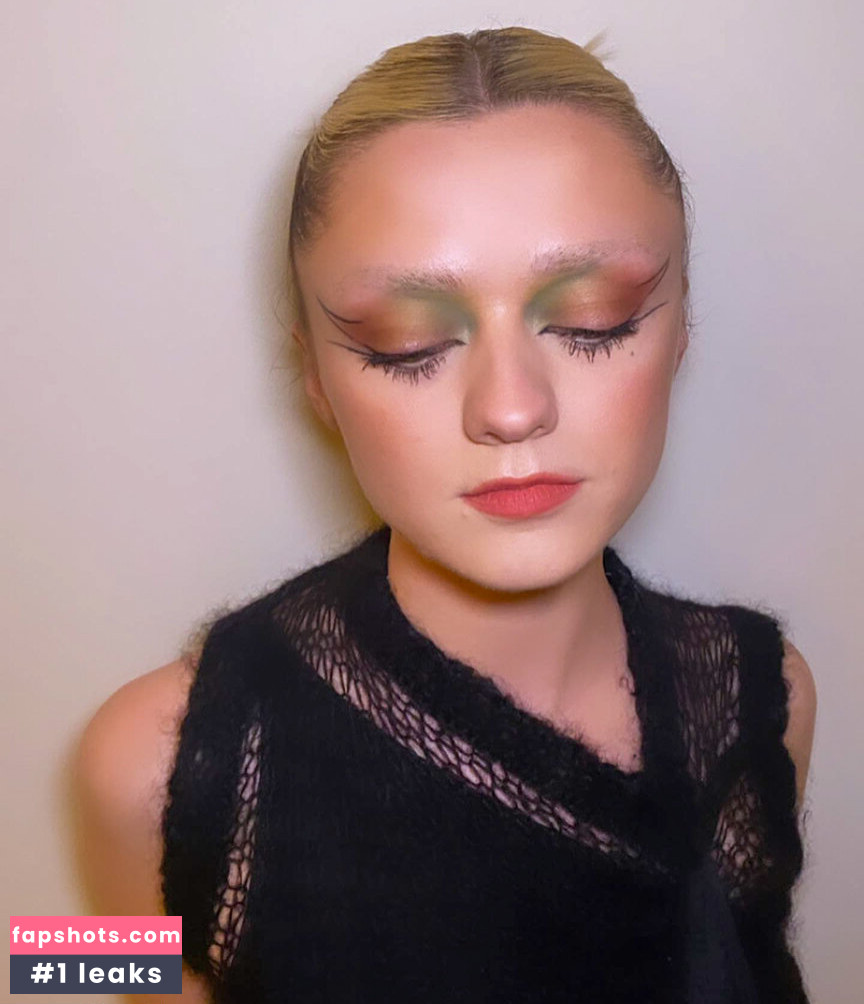 Maisie Williams gallery photo #1385