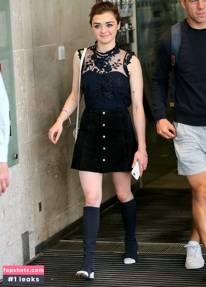 Maisie Williams gallery photo #311