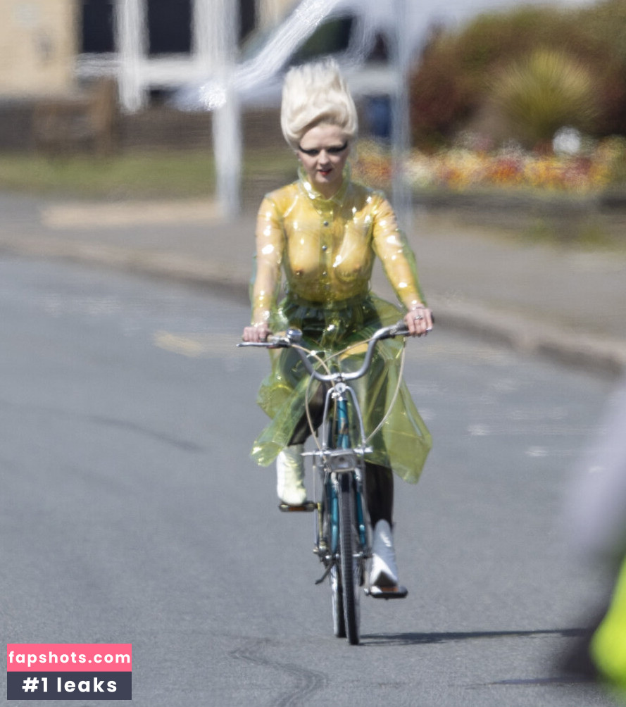 Maisie Williams gallery photo #354