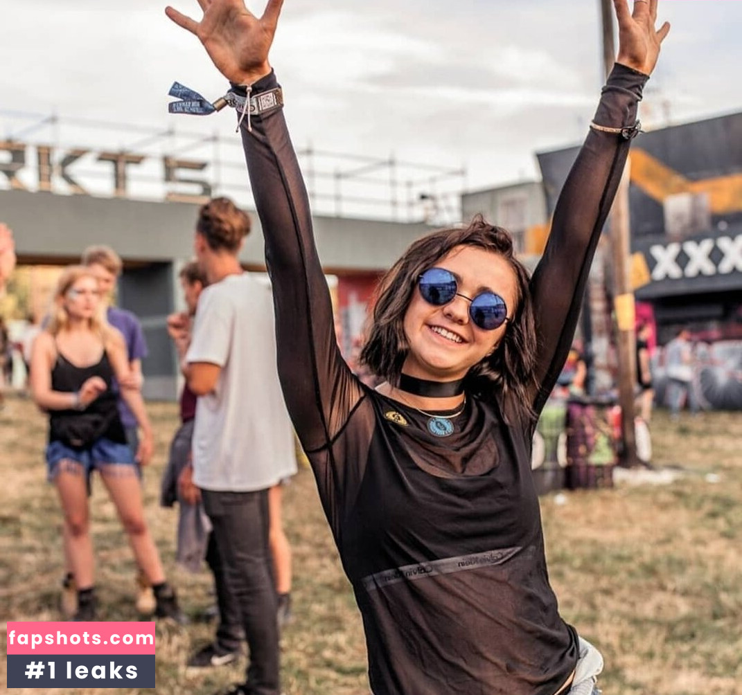 Maisie Williams gallery photo #356