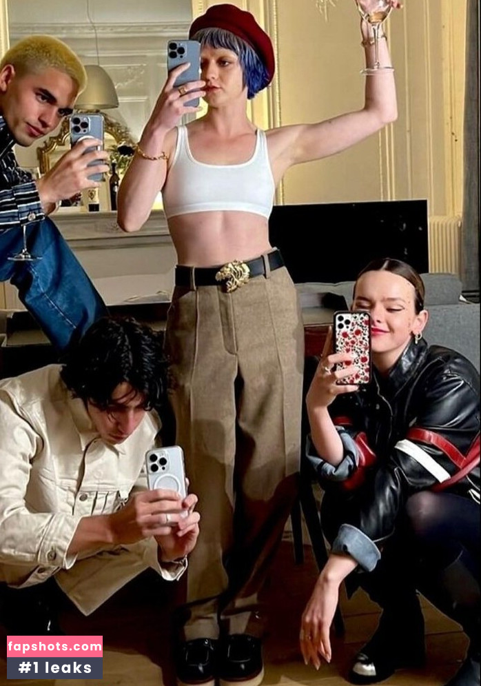 Maisie Williams gallery photo #358