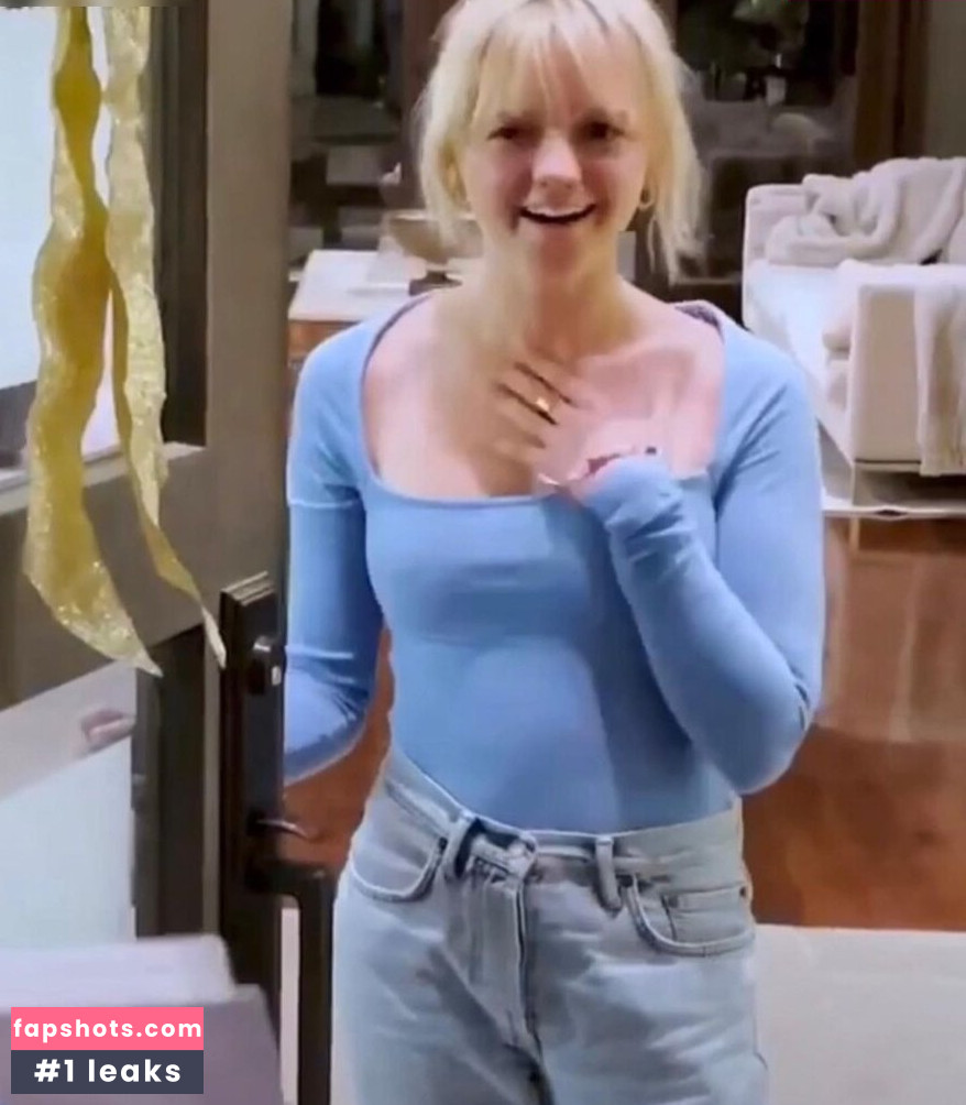 Maisie Williams gallery photo #363