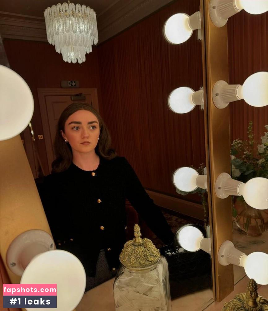 Maisie Williams gallery photo #400