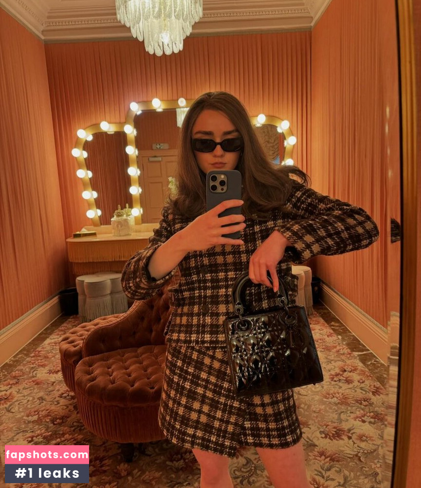 Maisie Williams gallery photo #401