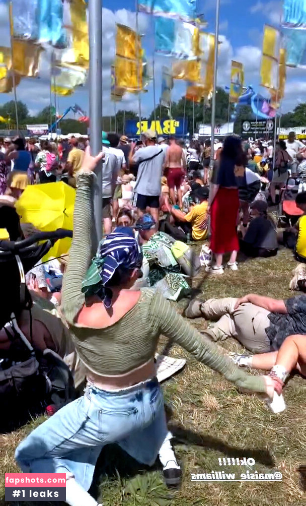 Maisie Williams gallery photo #453