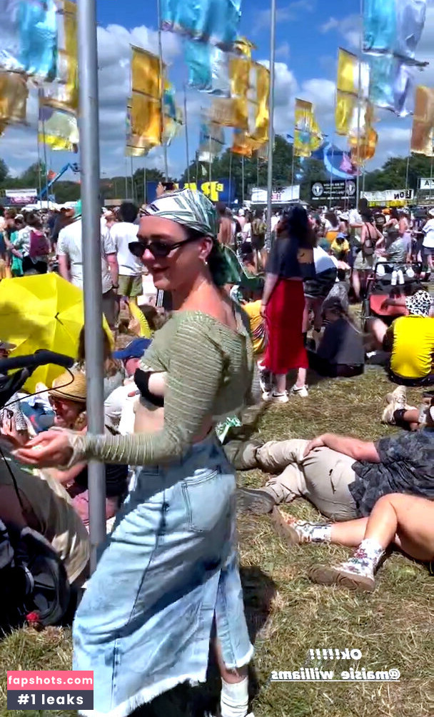 Maisie Williams gallery photo #454