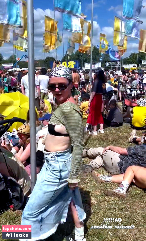 Maisie Williams gallery photo #455