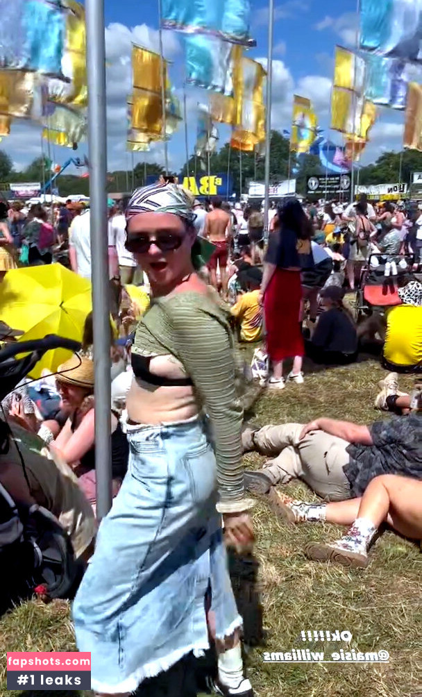 Maisie Williams gallery photo #456