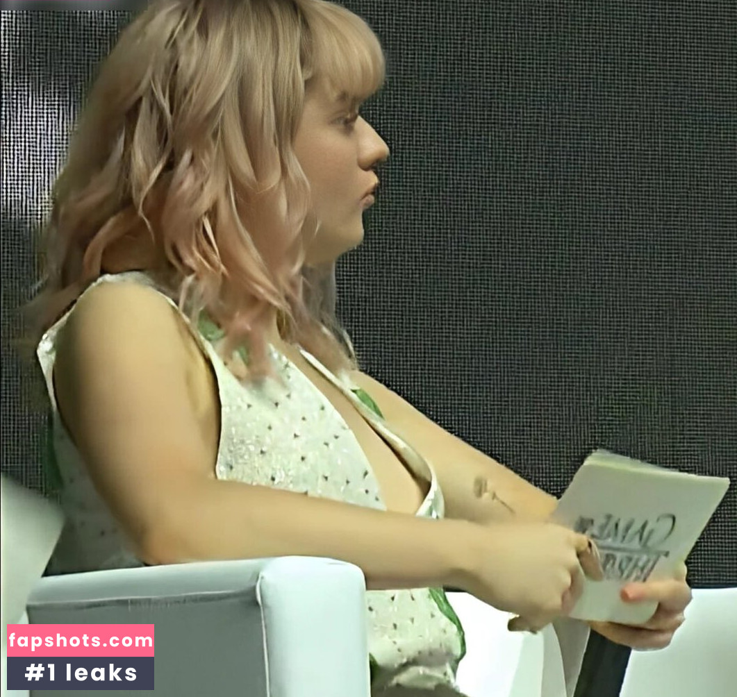 Maisie Williams gallery photo #463