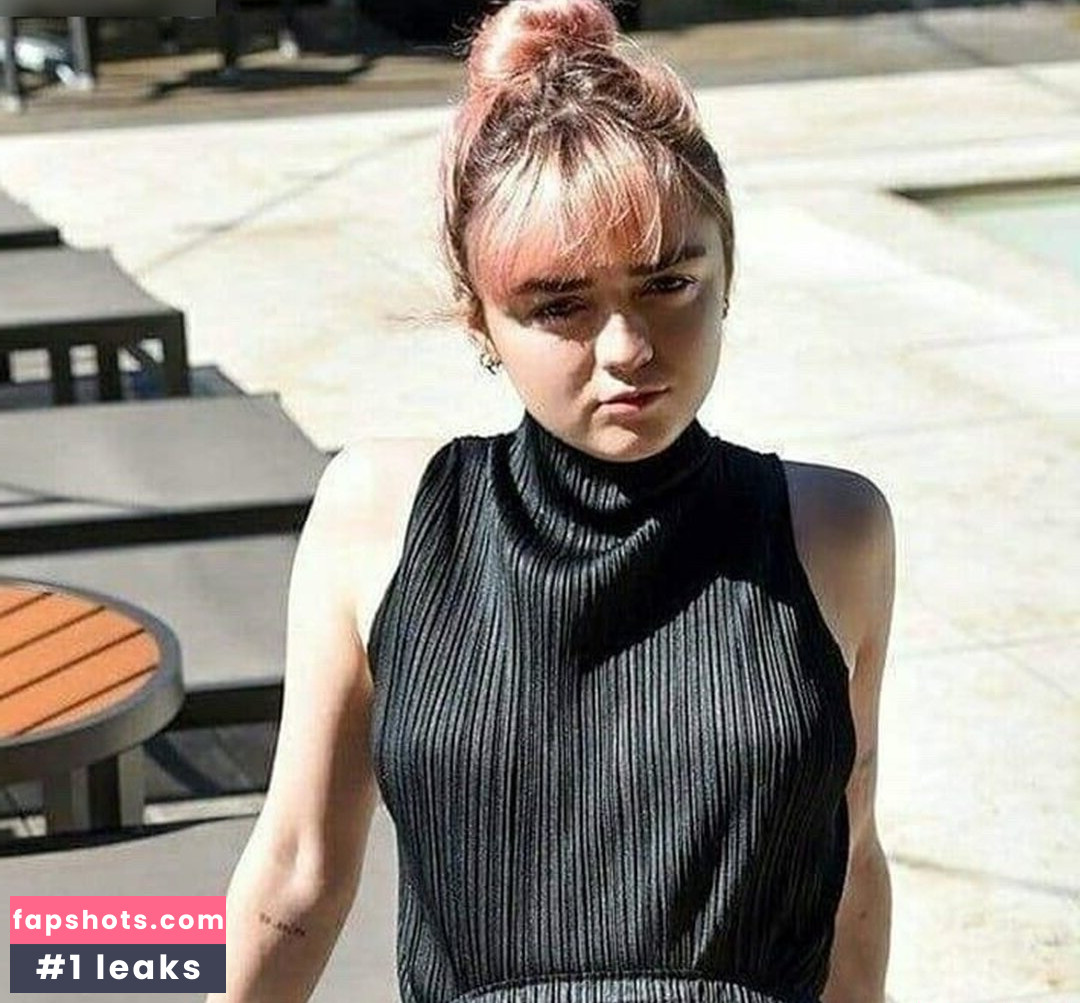 Maisie Williams gallery photo #466