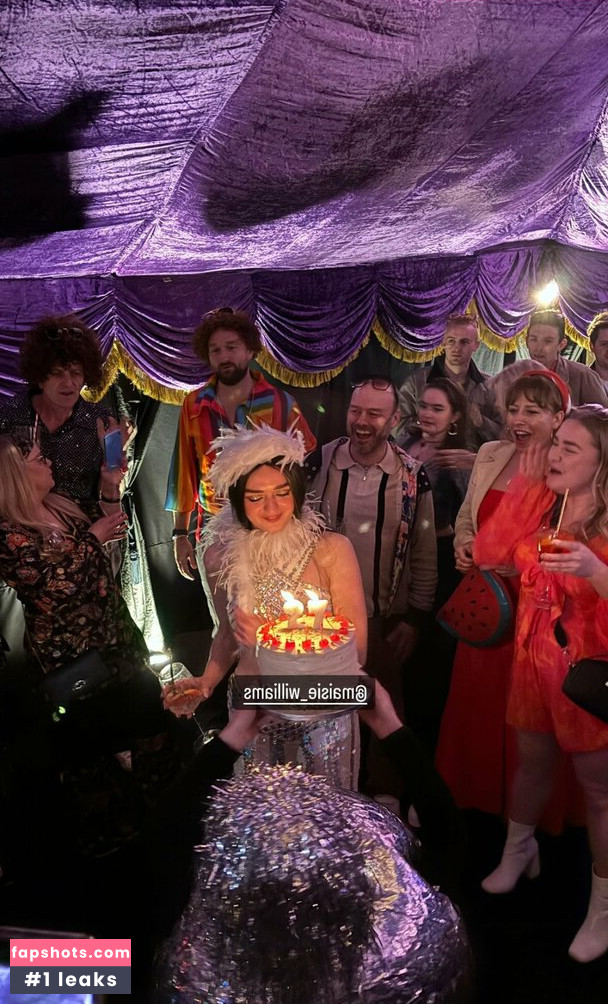 Maisie Williams gallery photo #517