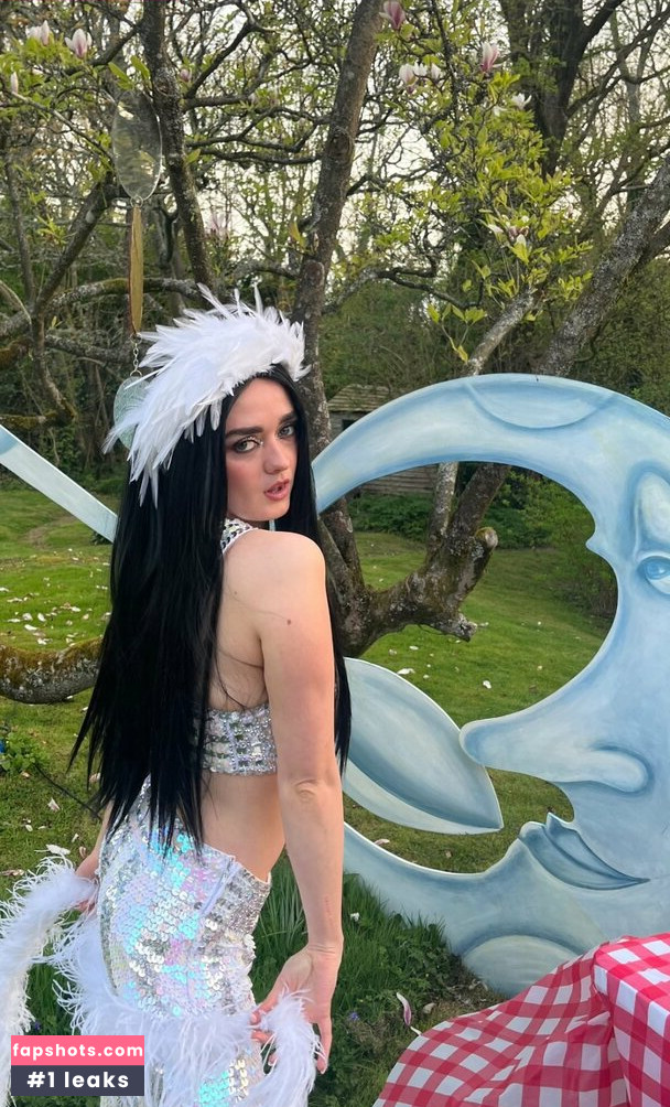 Maisie Williams gallery photo #531