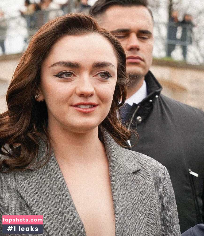 Maisie Williams gallery photo #641
