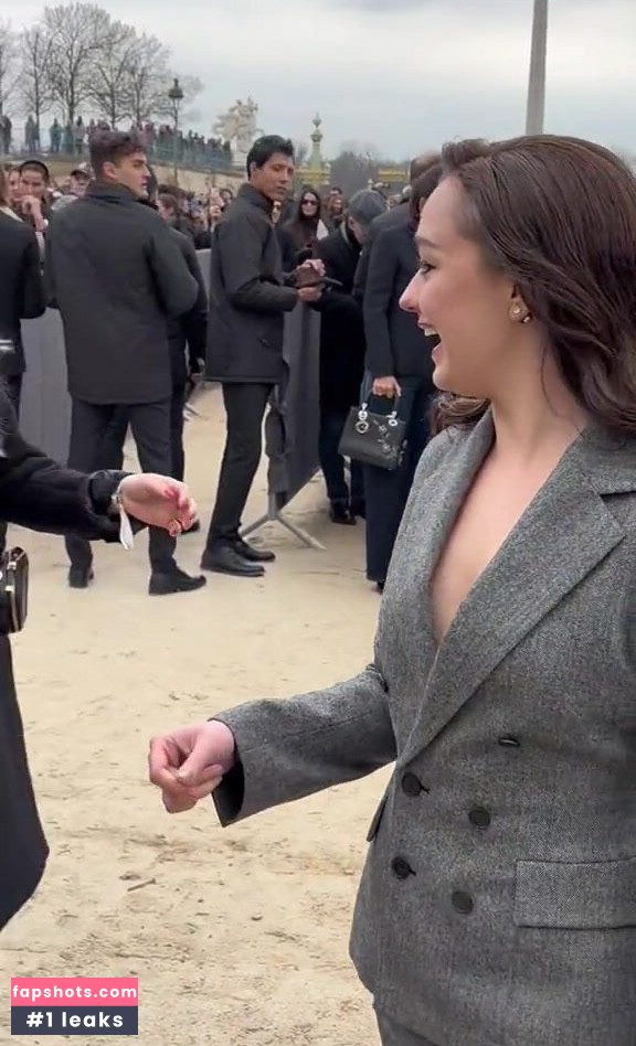 Maisie Williams gallery photo #647