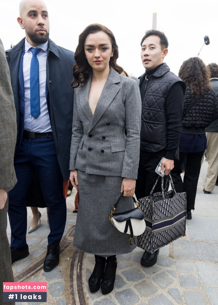 Maisie Williams gallery photo #655