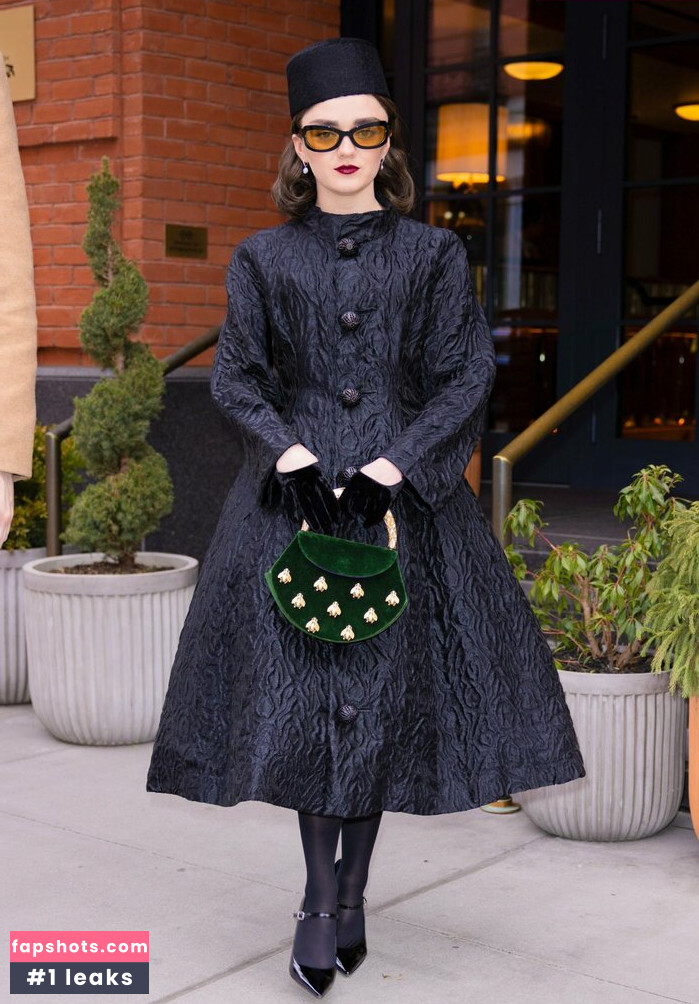 Maisie Williams gallery photo #712