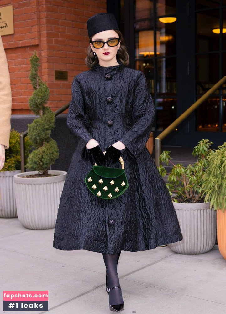 Maisie Williams gallery photo #713