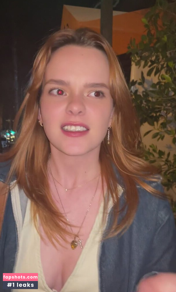 Maisie Williams gallery photo #720