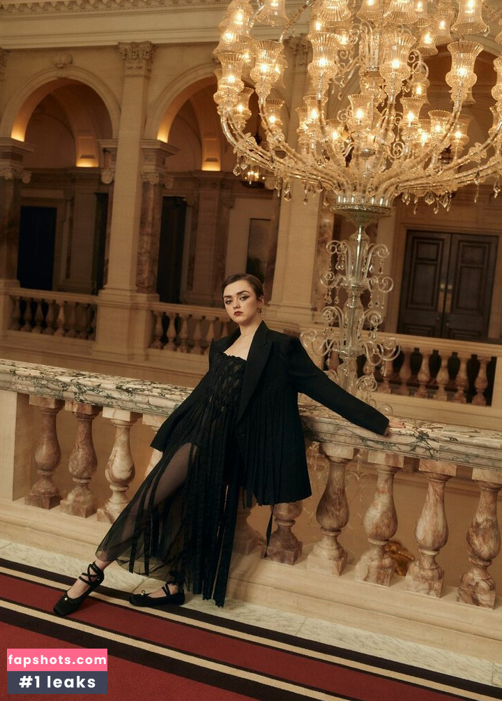 Maisie Williams gallery photo #730