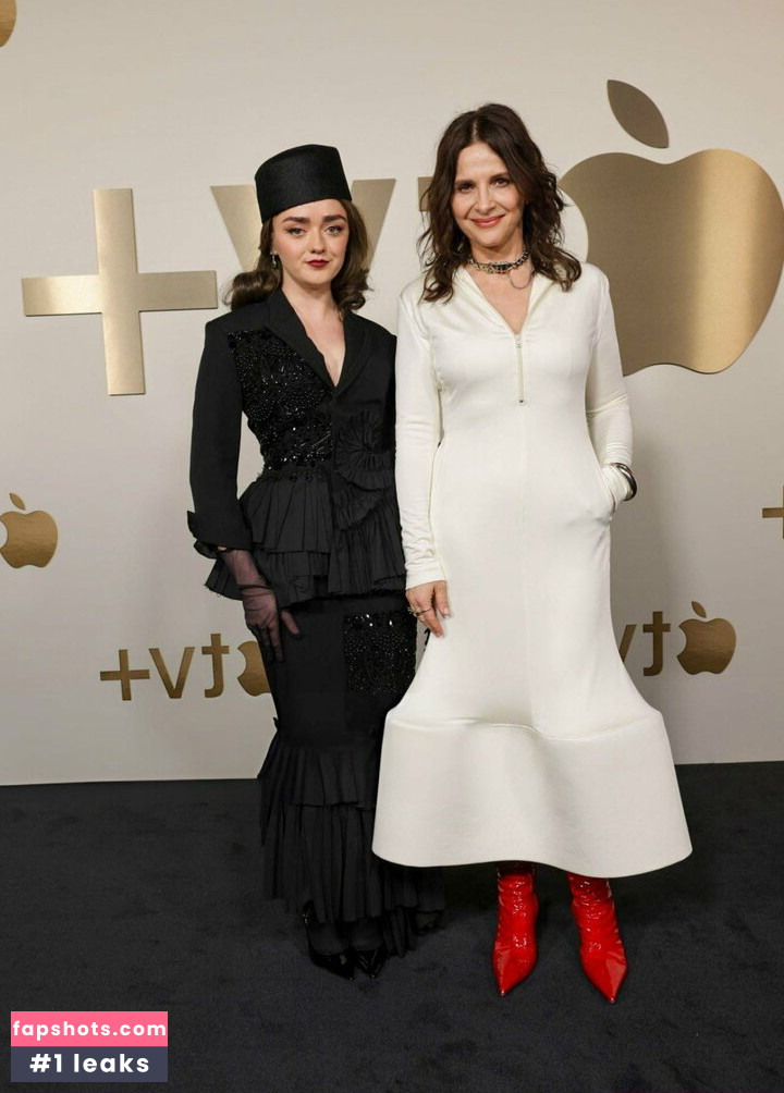 Maisie Williams gallery photo #736