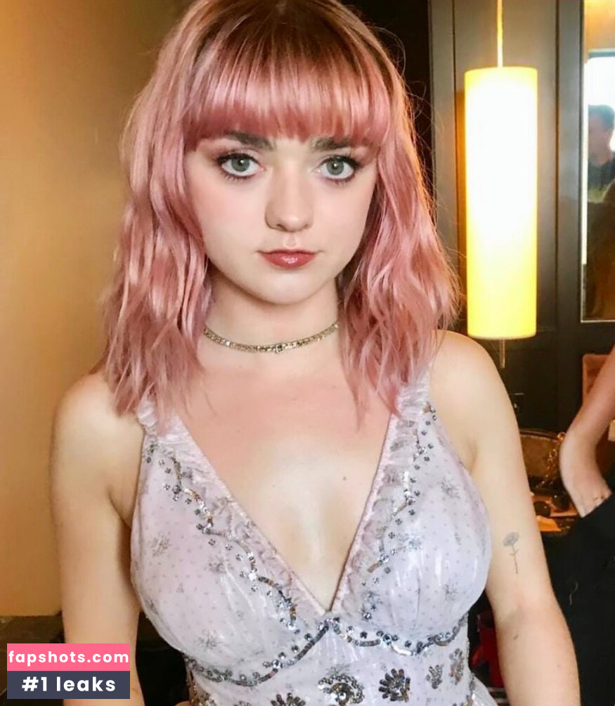 Maisie Williams gallery photo #839